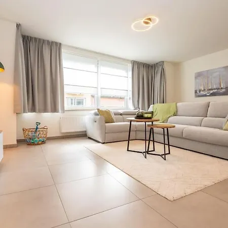 Apartament Stijlvol Genieten Pal In Het Centrum
